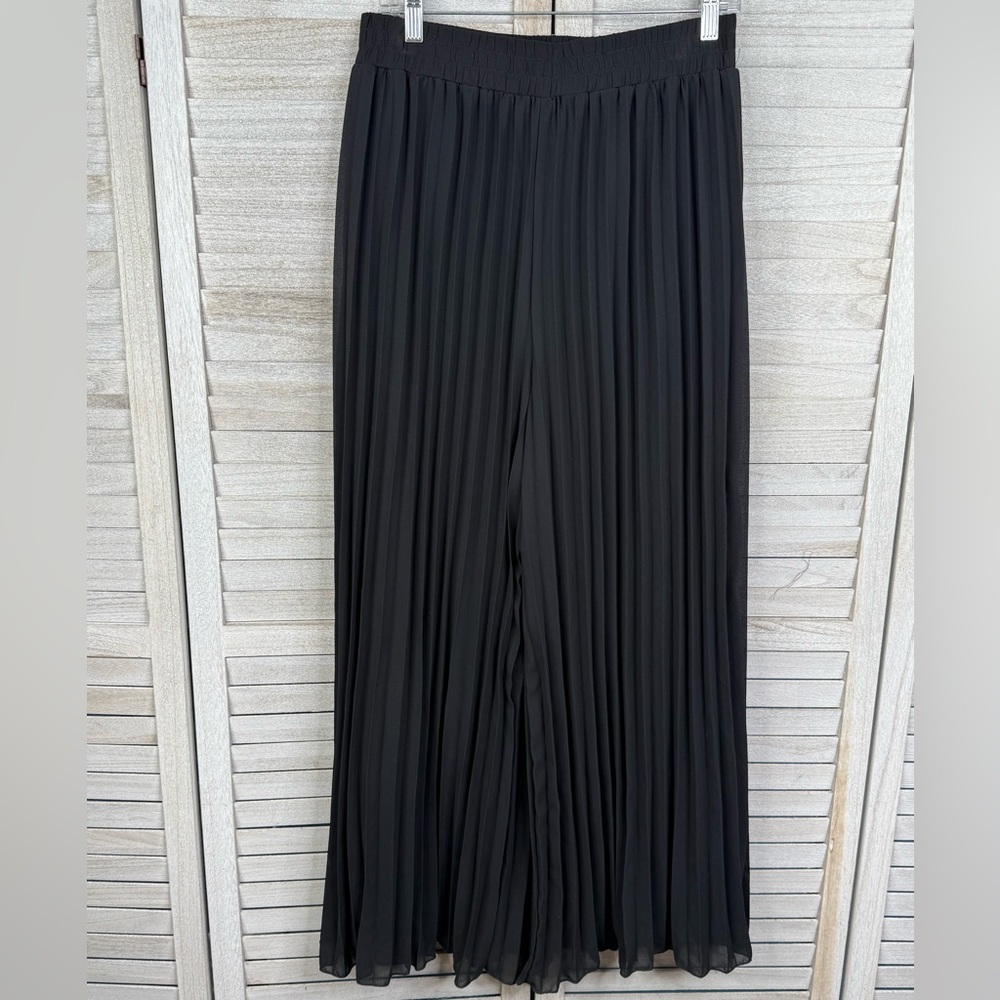 WINDSOR Black "Pretty Pleats" High Rise Chiffon Wide Leg Palazzo Pants-Large